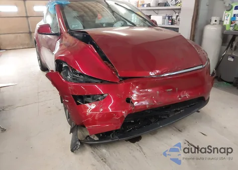 2026 Tesla Model Y Long Range Dual Motor All-Wheel Drive/Long Range Launch Series из США, поврежденный, VIN 7SAYGDEE7TA390403